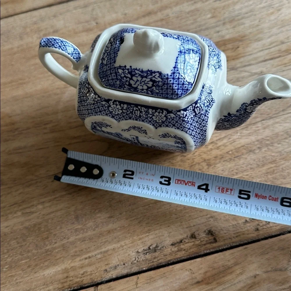 Sadler “Afternoon Tea” Abbey Falls Mini Teapot – Made in England blue white